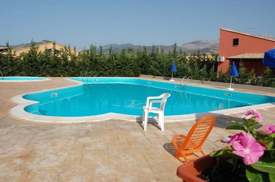 Limuti Con Piscina Condominiale Campofelice Di Roccella
